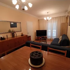 κάντε κράτηση εδώ